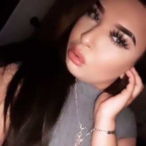 Meet your Posher, Ariana